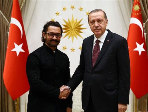 C­u­m­h­u­r­b­a­ş­k­a­n­ı­ ­E­r­d­o­ğ­a­n­ ­H­i­n­d­i­s­t­a­n­l­ı­ ­o­y­u­n­c­u­ ­K­h­a­n­­ı­ ­k­a­b­u­l­ ­e­t­t­i­
